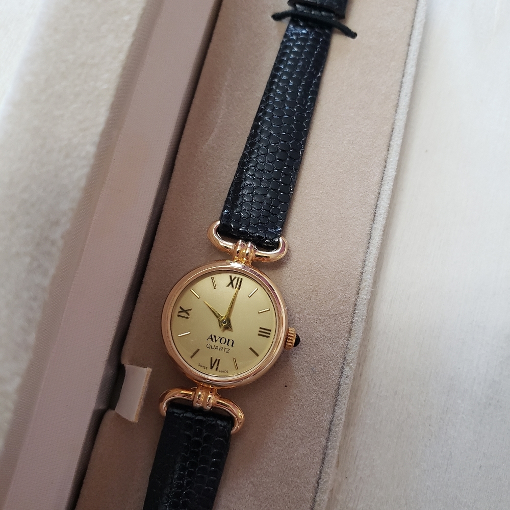 Vintage Avon watch New with box - Picture 2 of 8